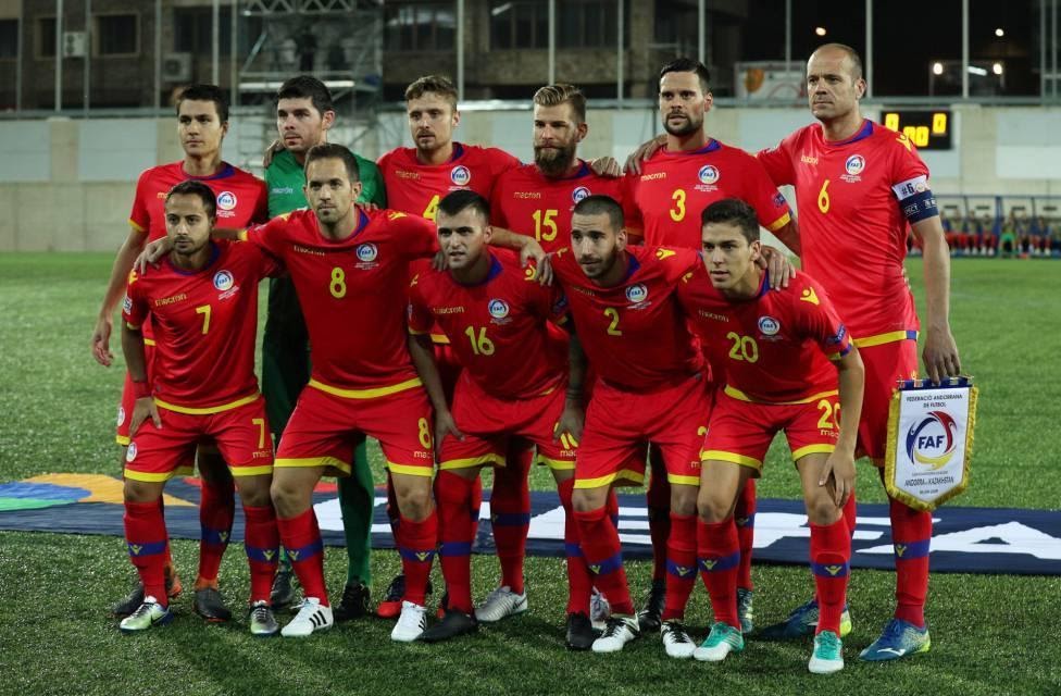 Hình ảnh các chàng trai của đội tuyển quốc gia Andorra trước khi trận đấu bắt đầu